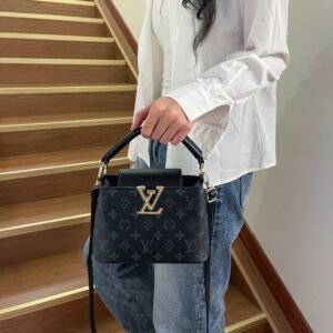 lv 03 black and white